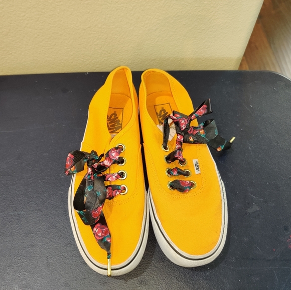 platform yellow vans